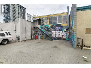 525 - 527 Lawrence Avenue. Kelowna, British Columbia