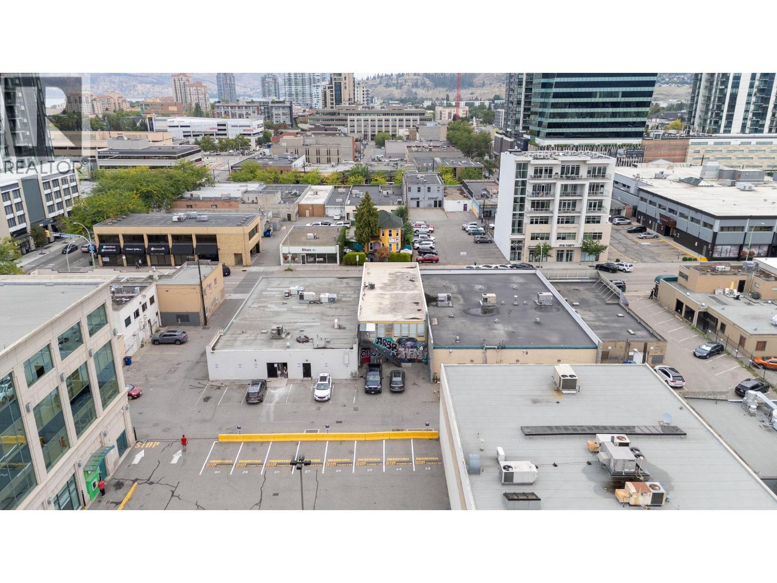 525 - 527 Lawrence Avenue. Kelowna, British Columbia