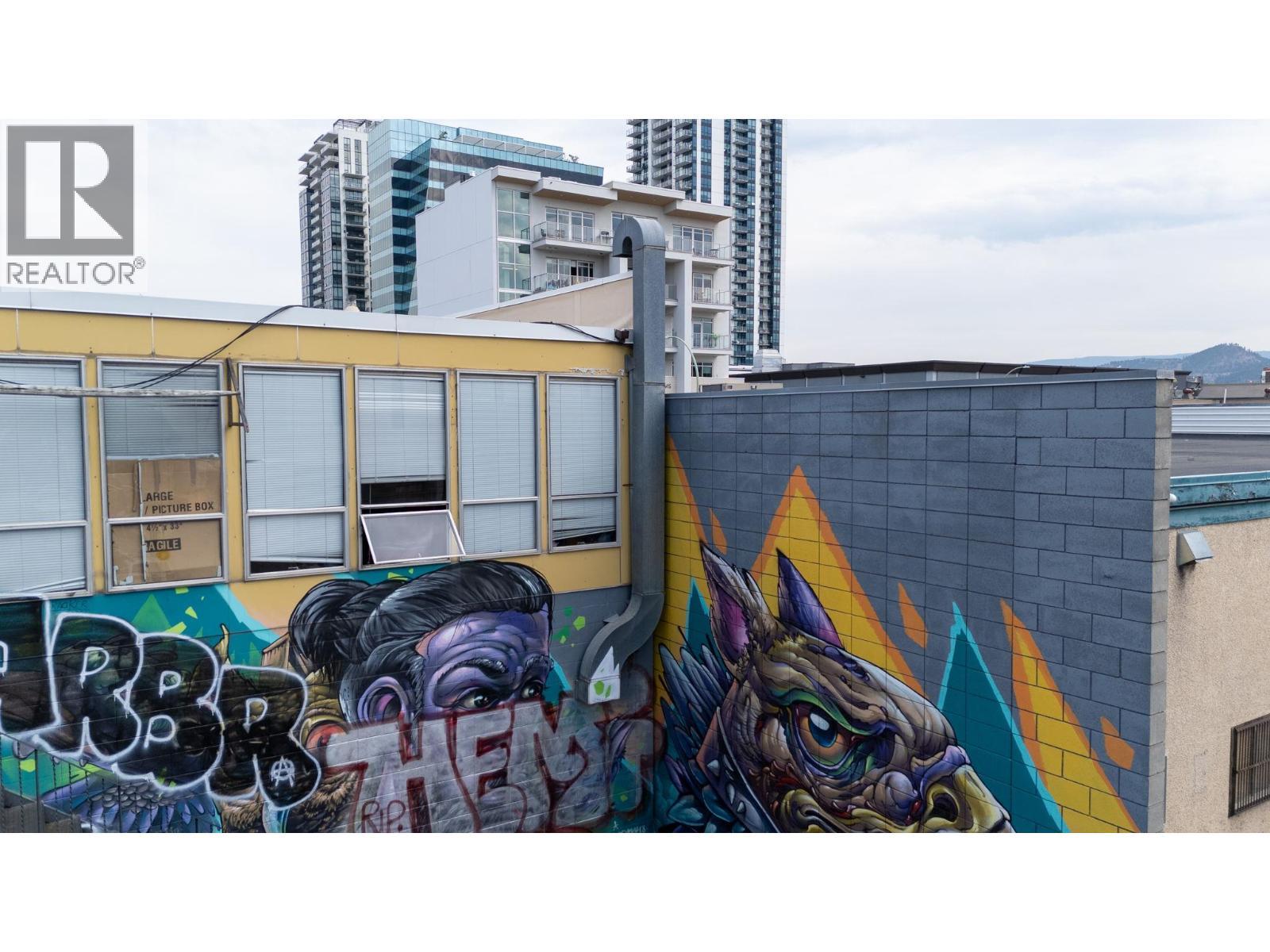 525 - 527 Lawrence Avenue. Kelowna, British Columbia