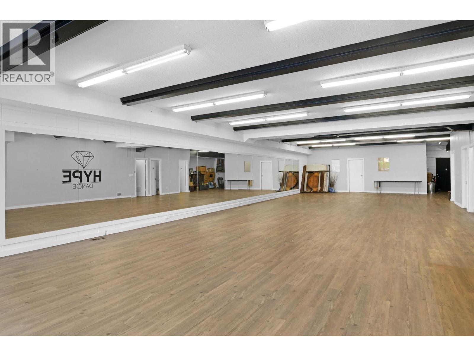 525 - 527 Lawrence Avenue. Kelowna, British Columbia