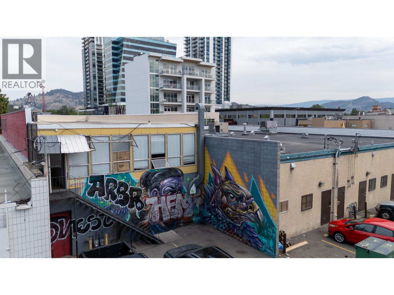 525 - 527 Lawrence Avenue. Kelowna, British Columbia