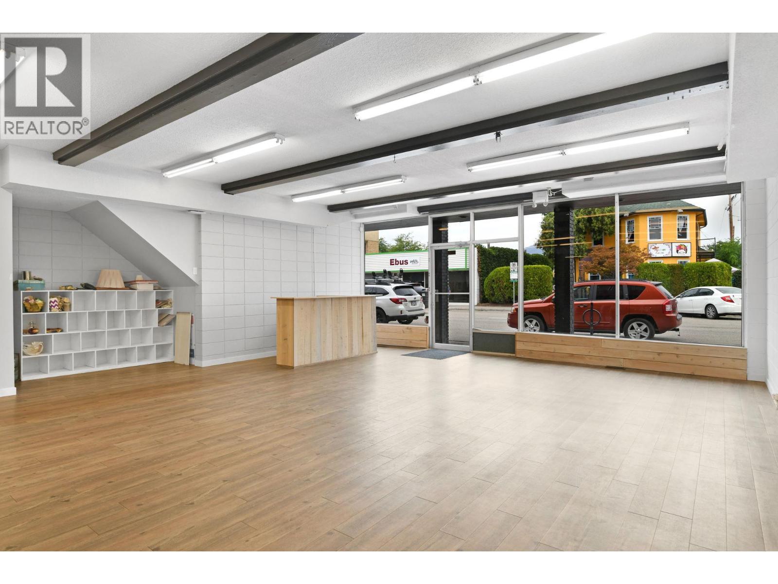 525 - 527 Lawrence Avenue. Kelowna, British Columbia