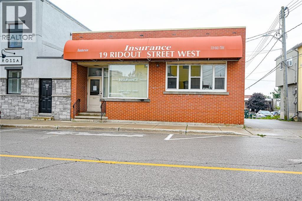 19 Ridout Street W, Tillsonburg