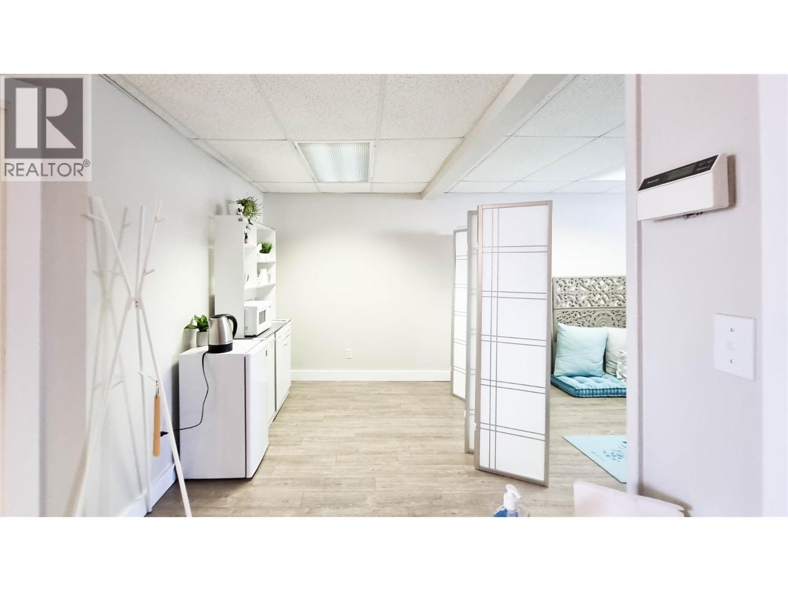 1607 Ellis Street. Kelowna, British Columbia