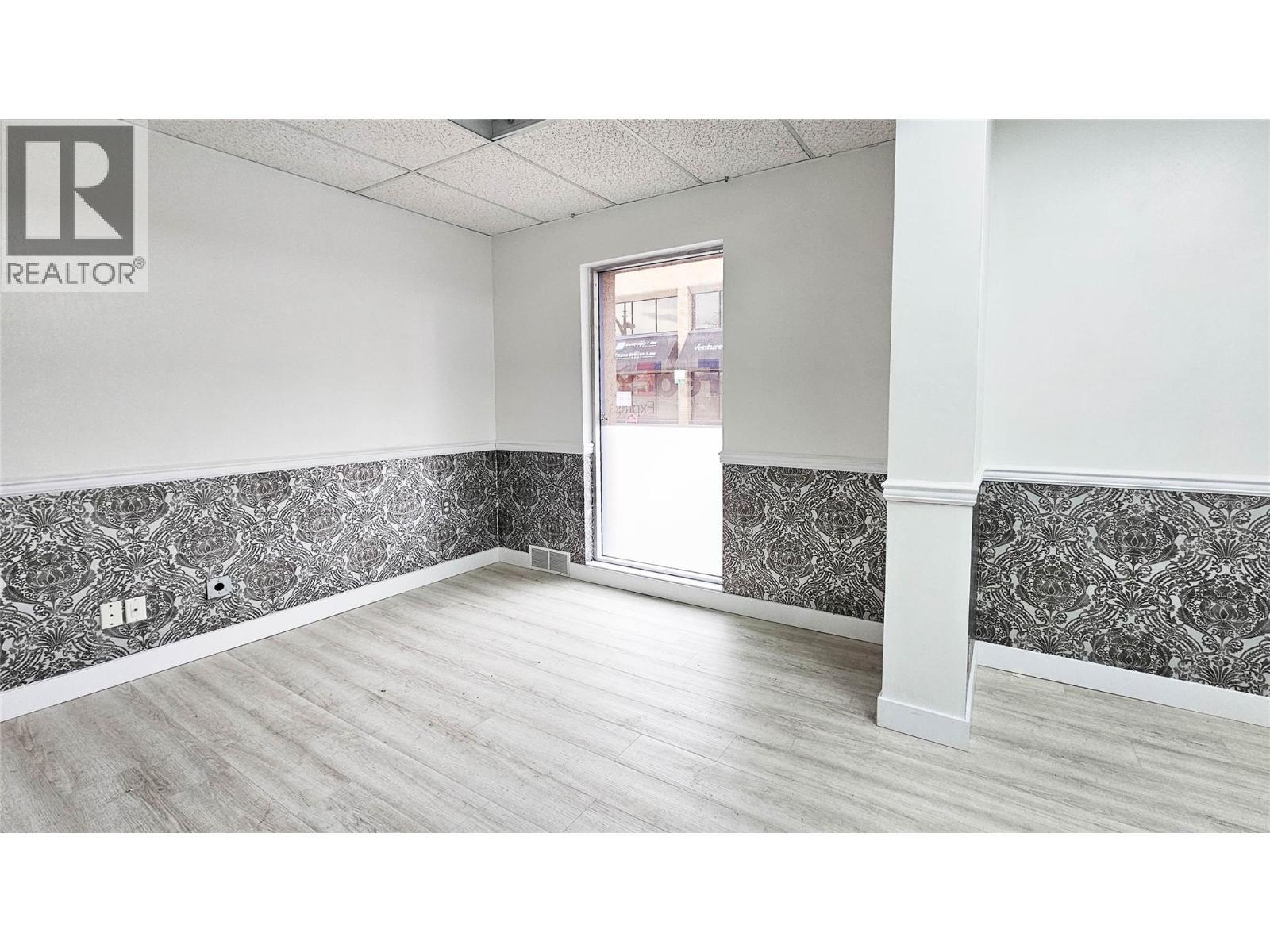 1607 Ellis Street. Kelowna, British Columbia