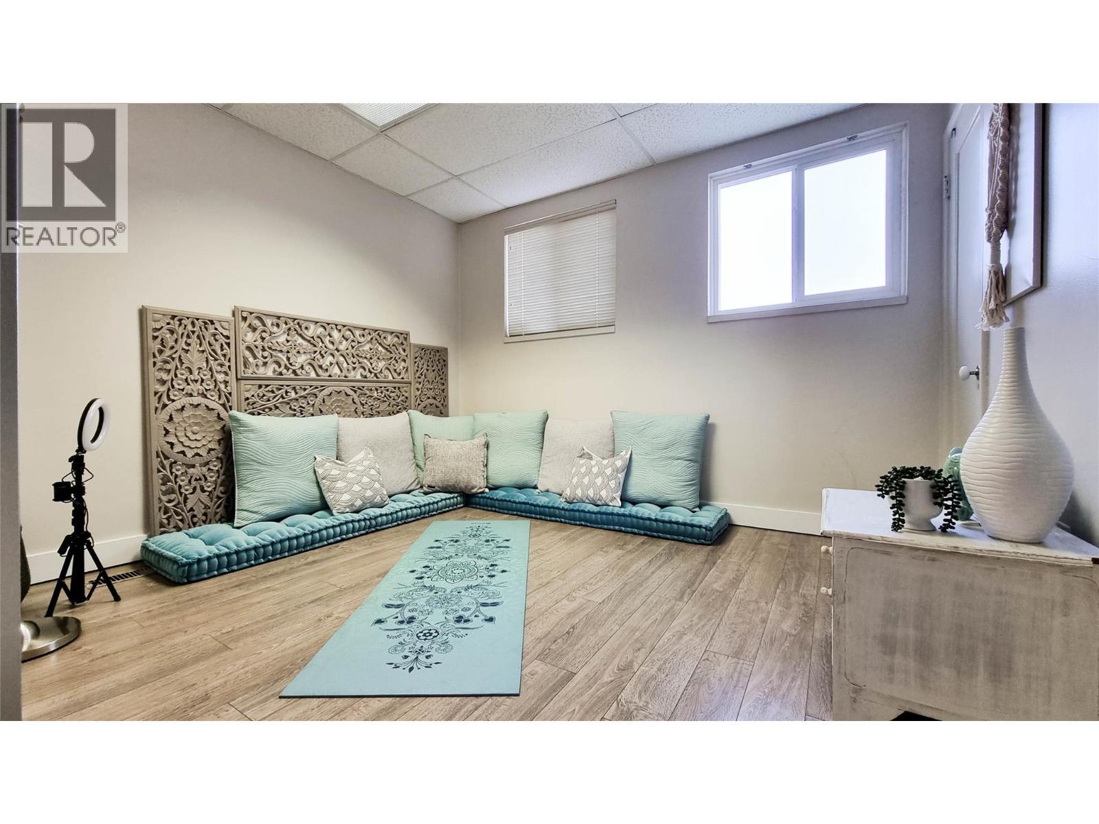 1607 Ellis Street. Kelowna, British Columbia