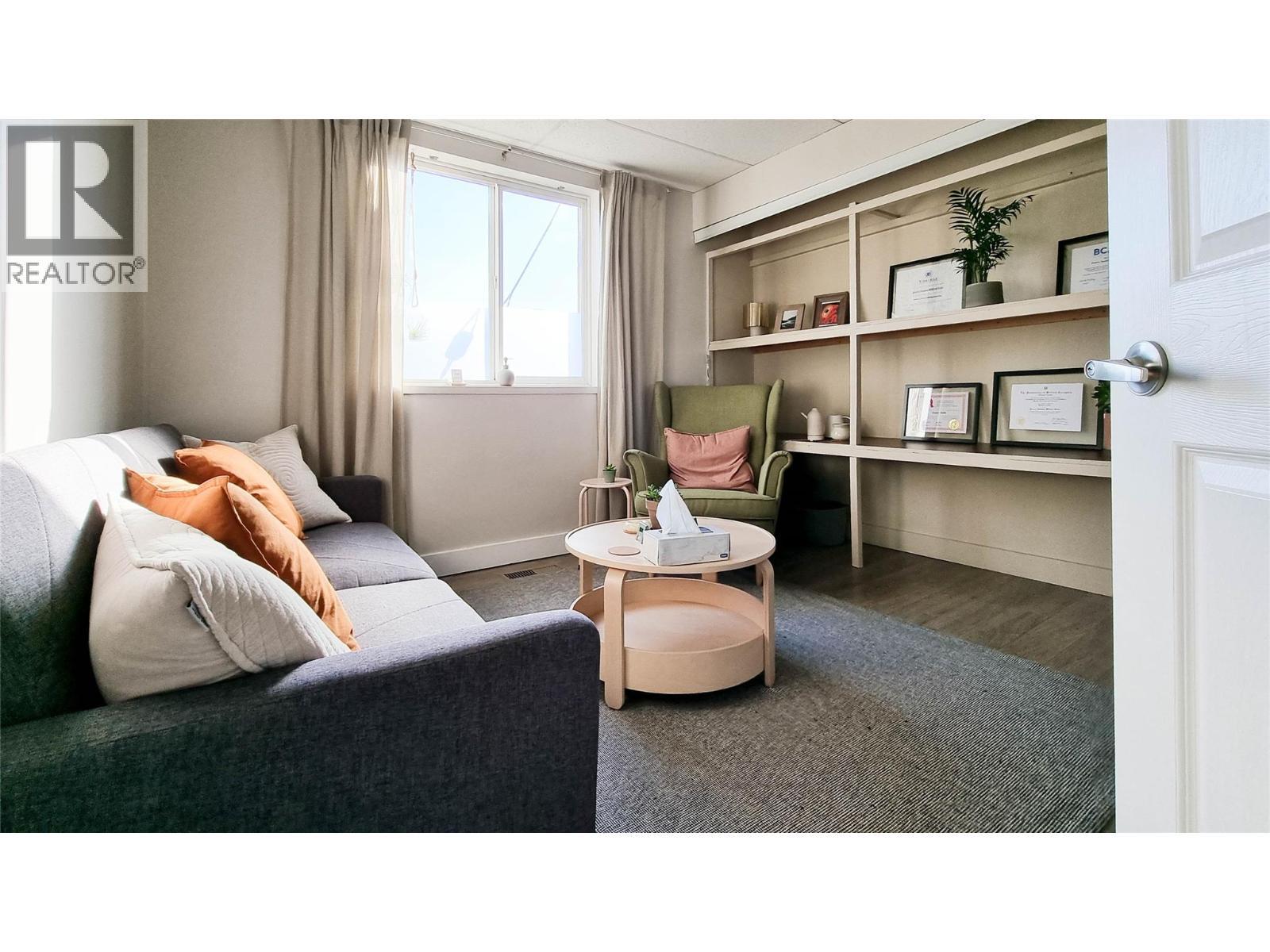 1607 Ellis Street. Kelowna, British Columbia