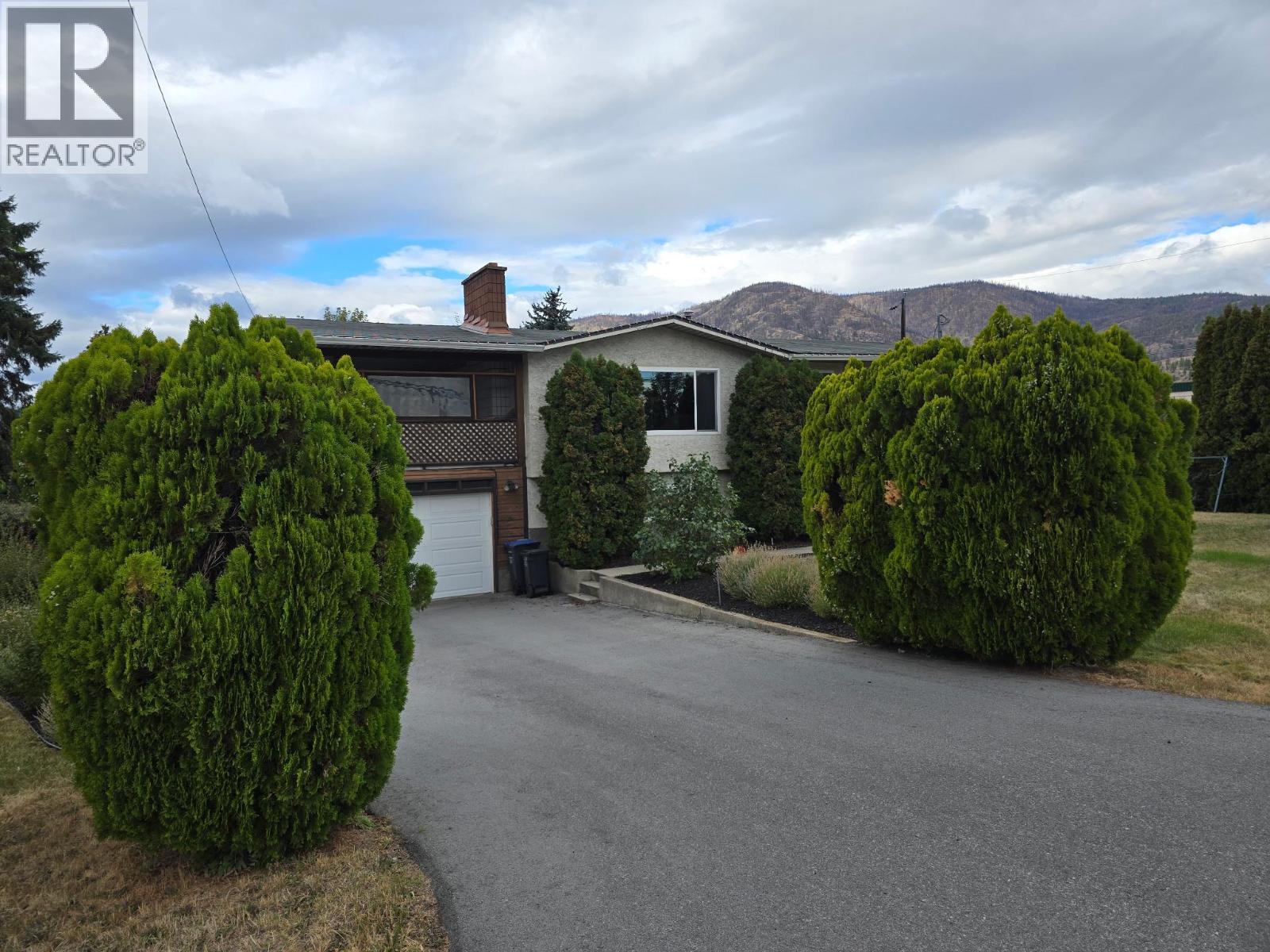 2606 Applewood Road. West Kelowna, British Columbia