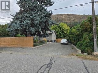 2606 Applewood Road. West Kelowna, British Columbia