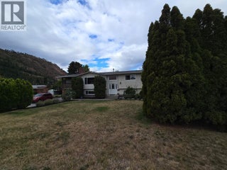 2606 Applewood Road. West Kelowna, British Columbia