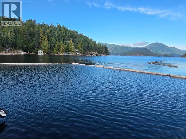 9436 Powell Lake, Powell River