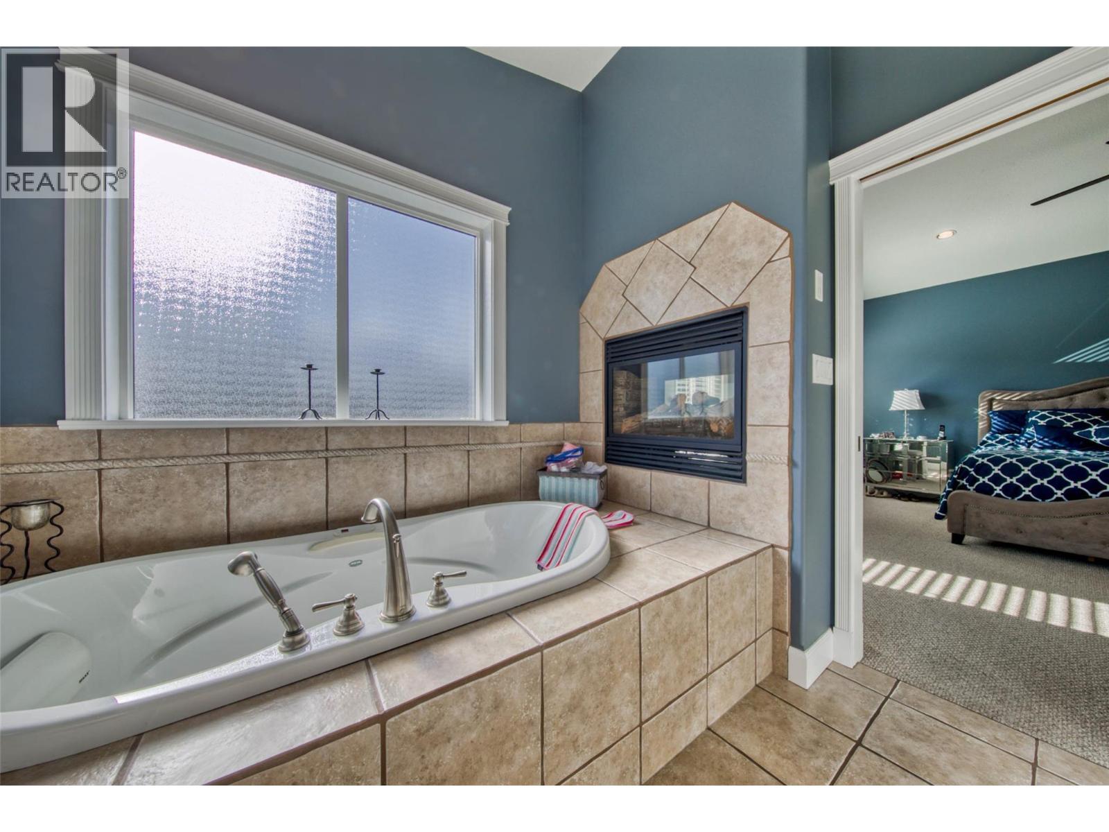 2886 Marine Drive. Blind Bay, British Columbia