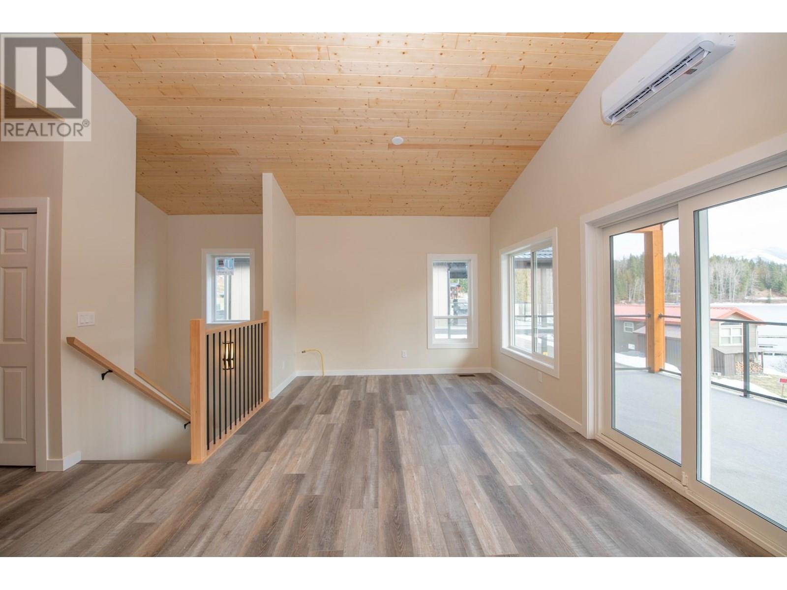 1681 Sugar Lake Road Unit# 7. Cherryville, British Columbia