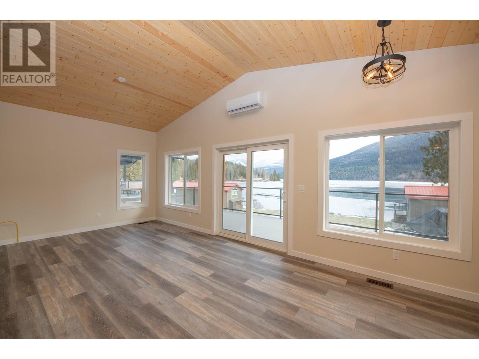 1681 Sugar Lake Road Unit# 7. Cherryville, British Columbia