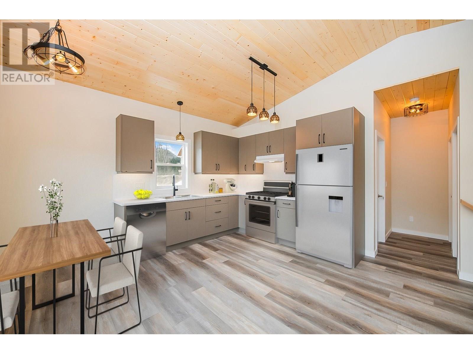 1681 Sugar Lake Road Unit# 7. Cherryville, British Columbia