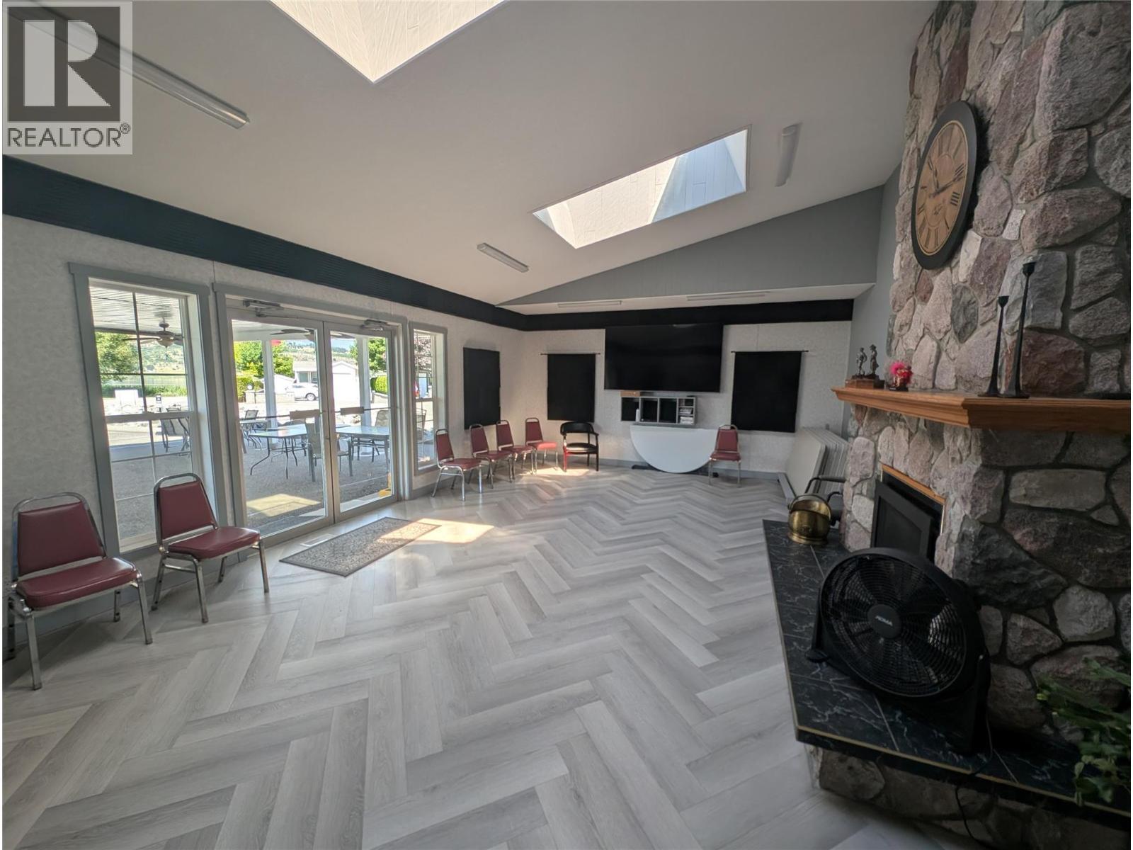 8000 Highland Road Unit# 16. Vernon, British Columbia