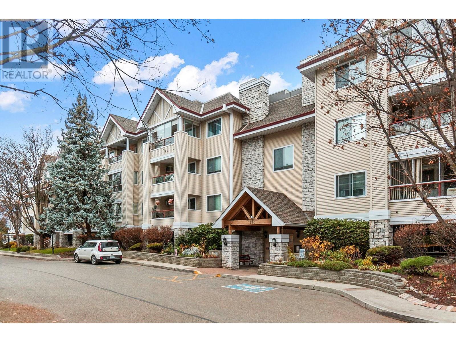 940 Glenwood Avenue Unit# 302. Kelowna, British Columbia