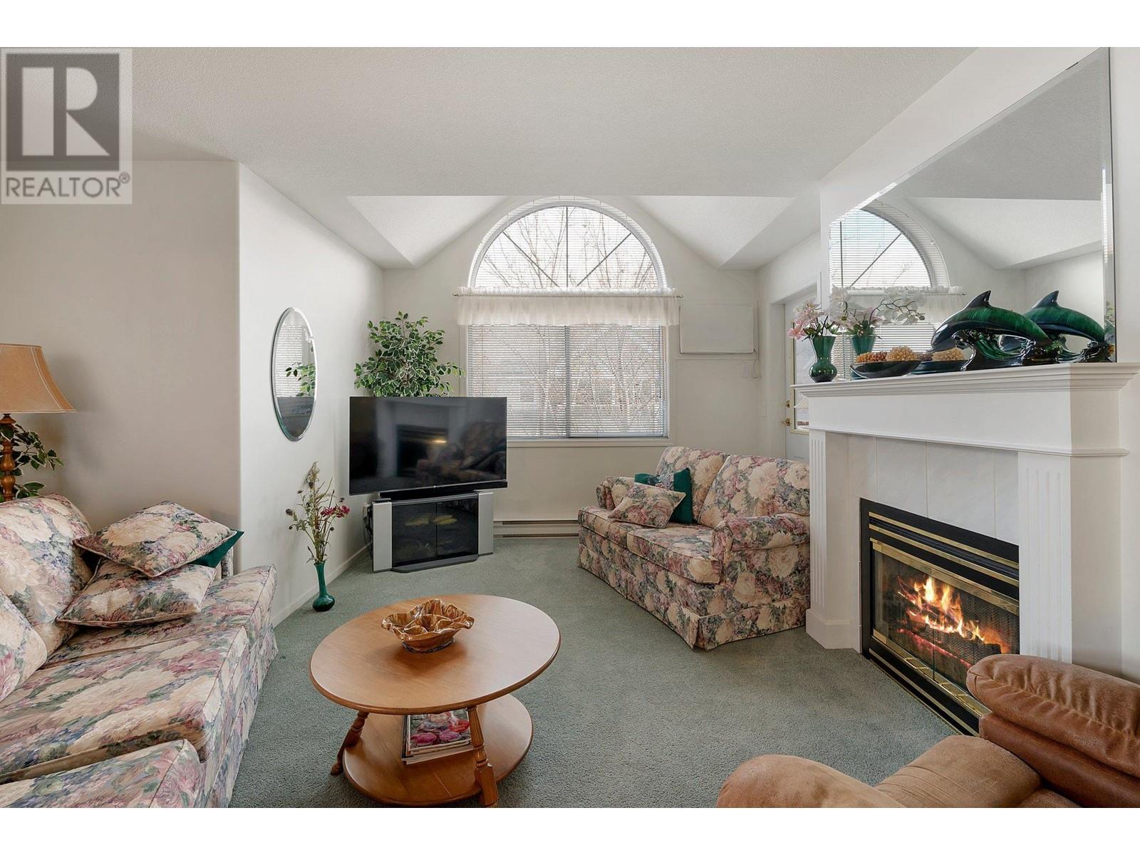 940 Glenwood Avenue Unit# 302. Kelowna, British Columbia