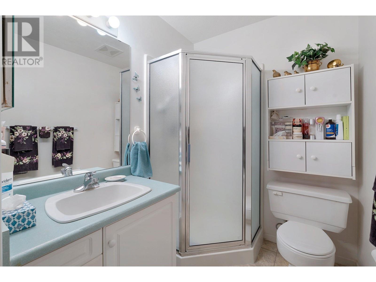 940 Glenwood Avenue Unit# 302. Kelowna, British Columbia