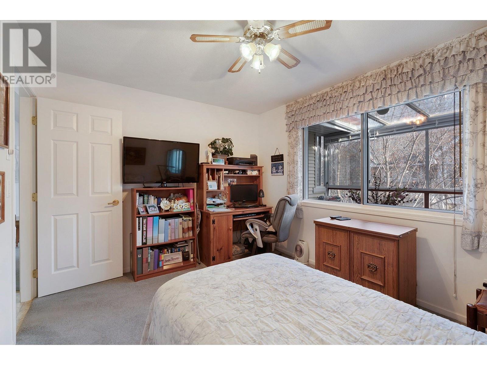 940 Glenwood Avenue Unit# 302. Kelowna, British Columbia