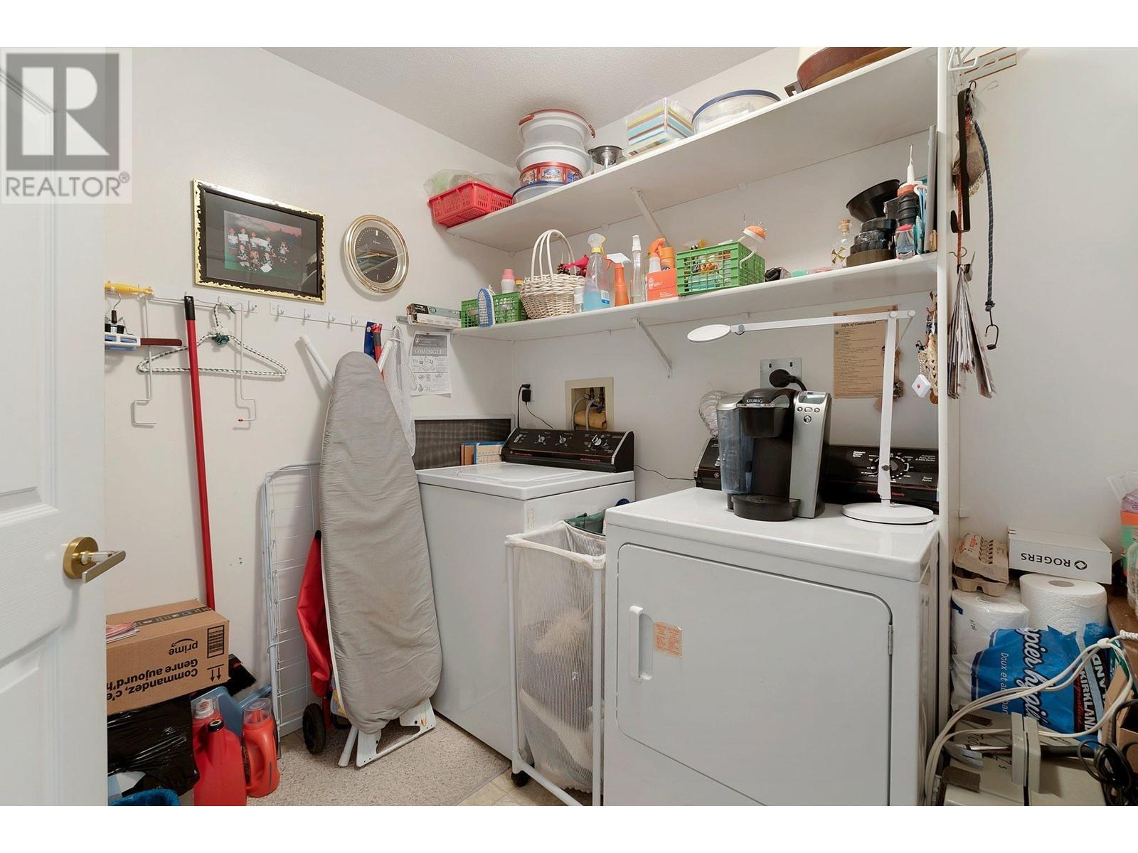 940 Glenwood Avenue Unit# 302. Kelowna, British Columbia