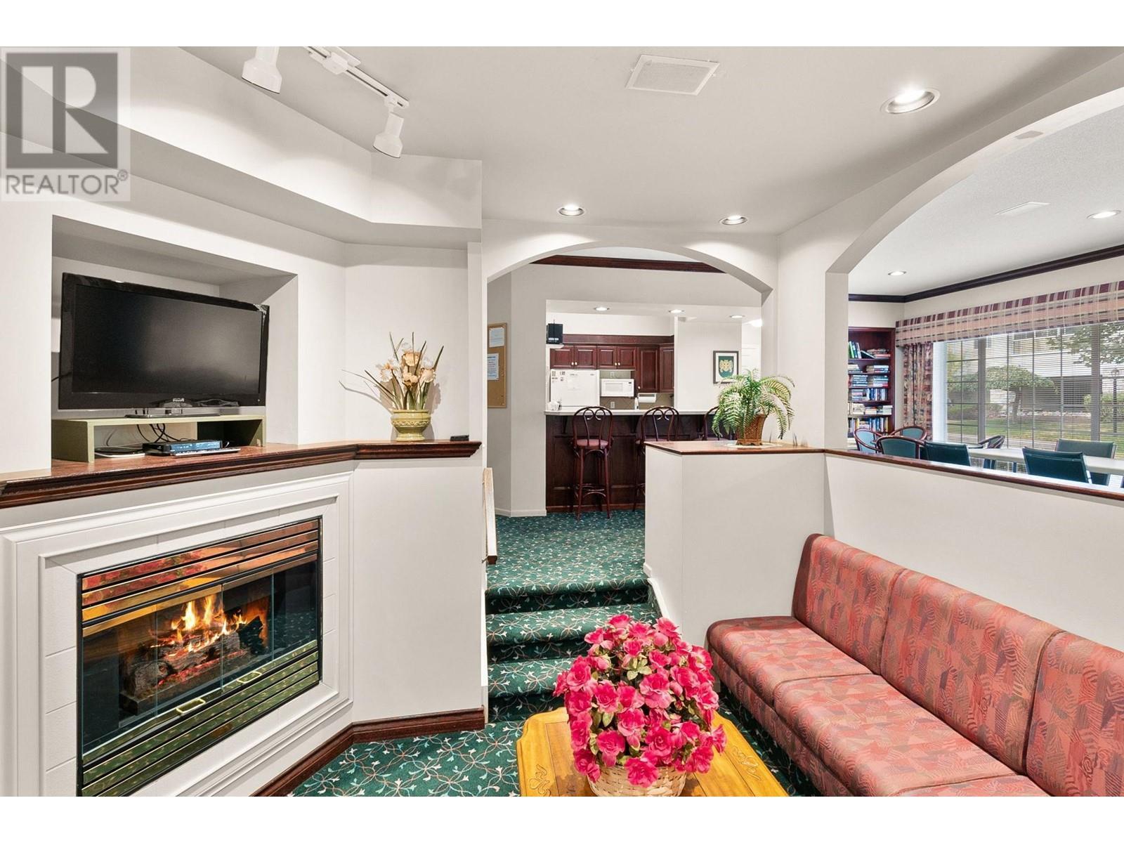 940 Glenwood Avenue Unit# 302. Kelowna, British Columbia