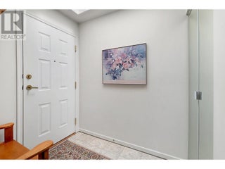 940 Glenwood Avenue Unit# 302. Kelowna, British Columbia