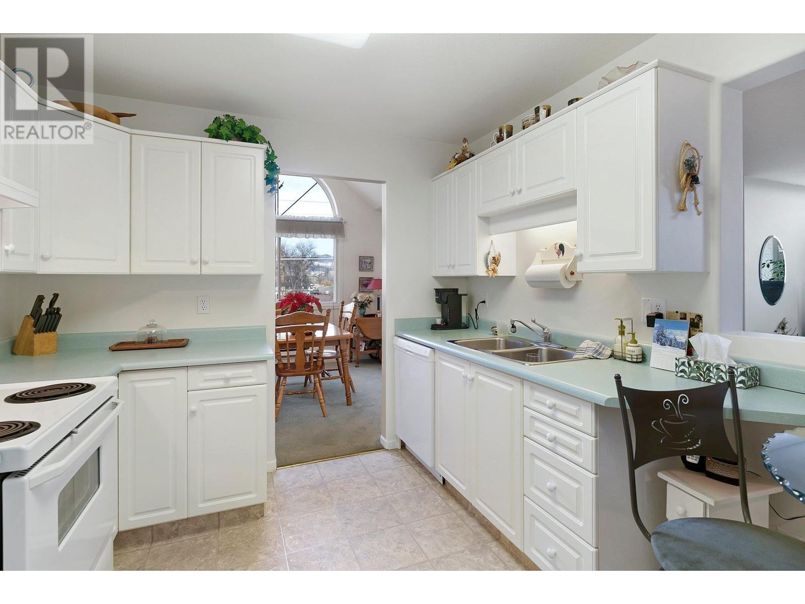 940 Glenwood Avenue Unit# 302. Kelowna, British Columbia