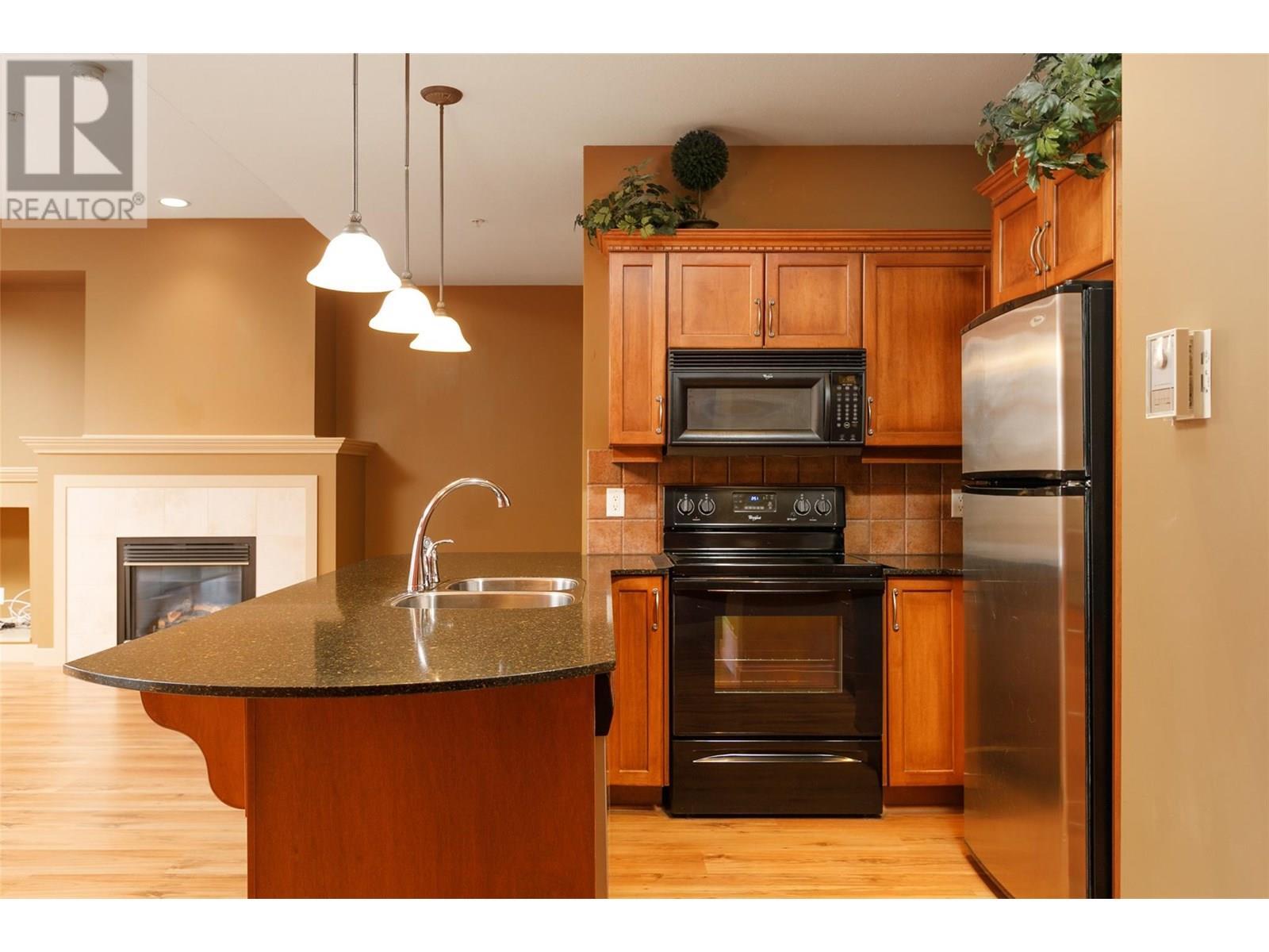 1795 Country Club Drive Unit# 128. Kelowna, British Columbia