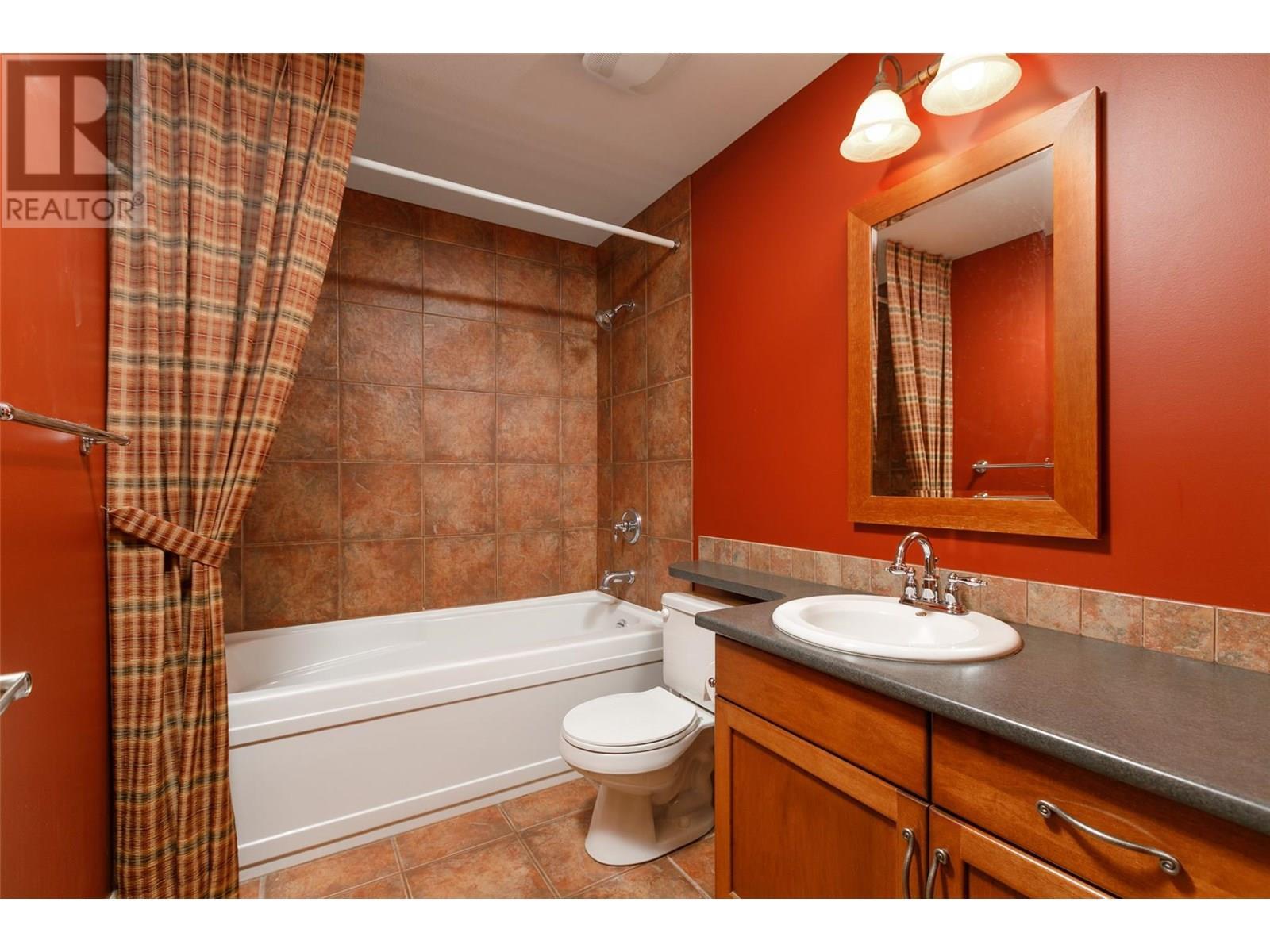 1795 Country Club Drive Unit# 128. Kelowna, British Columbia