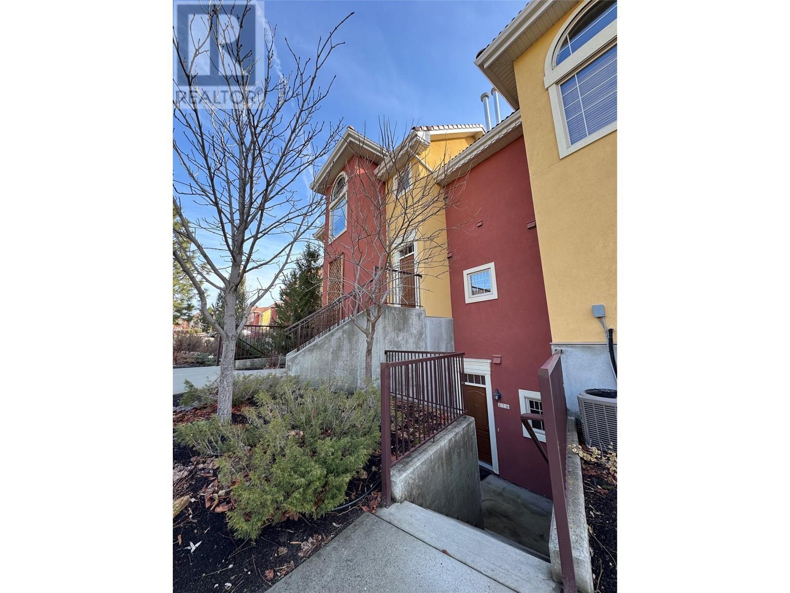 1795 Country Club Drive Unit# 128. Kelowna, British Columbia