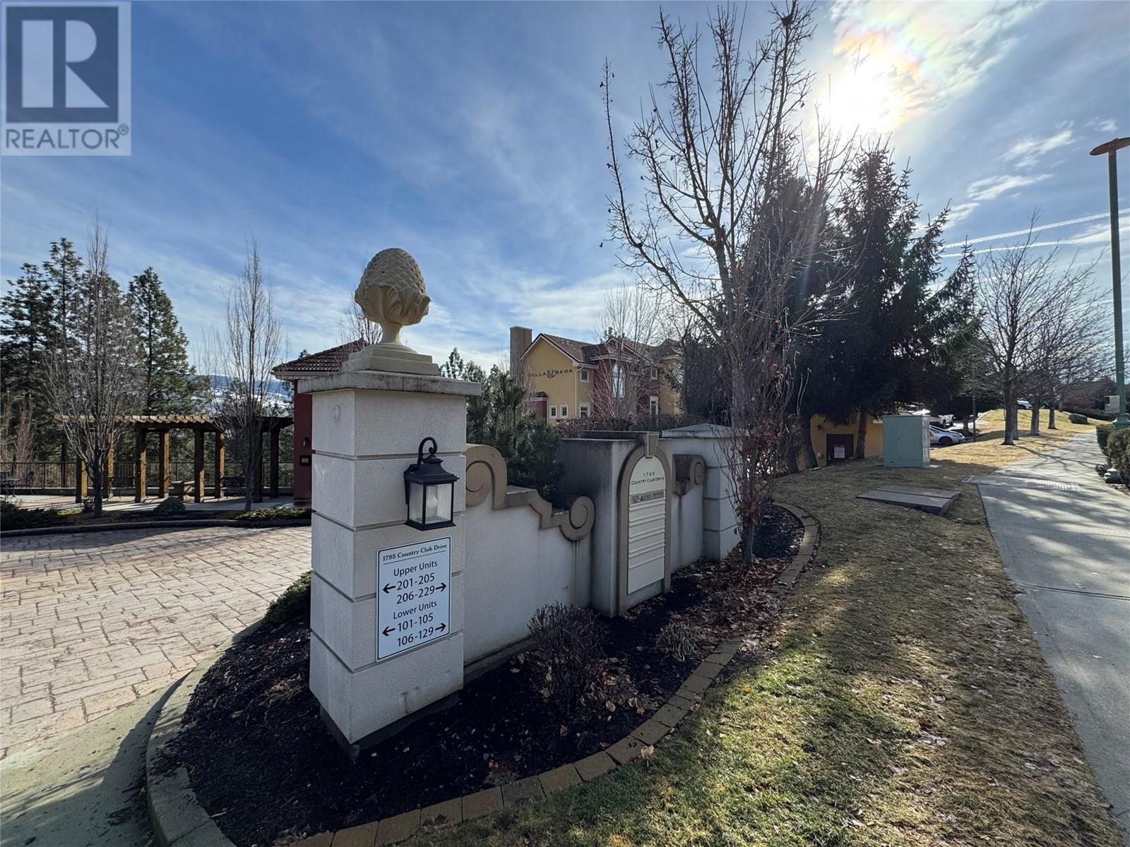 1795 Country Club Drive Unit# 128. Kelowna, British Columbia