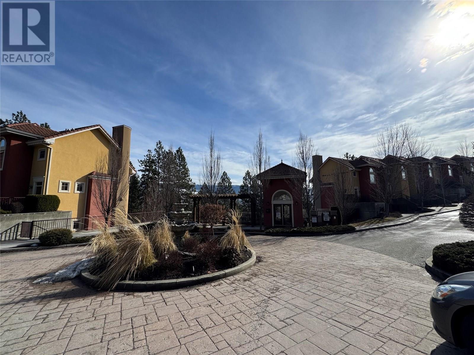 1795 Country Club Drive Unit# 128. Kelowna, British Columbia