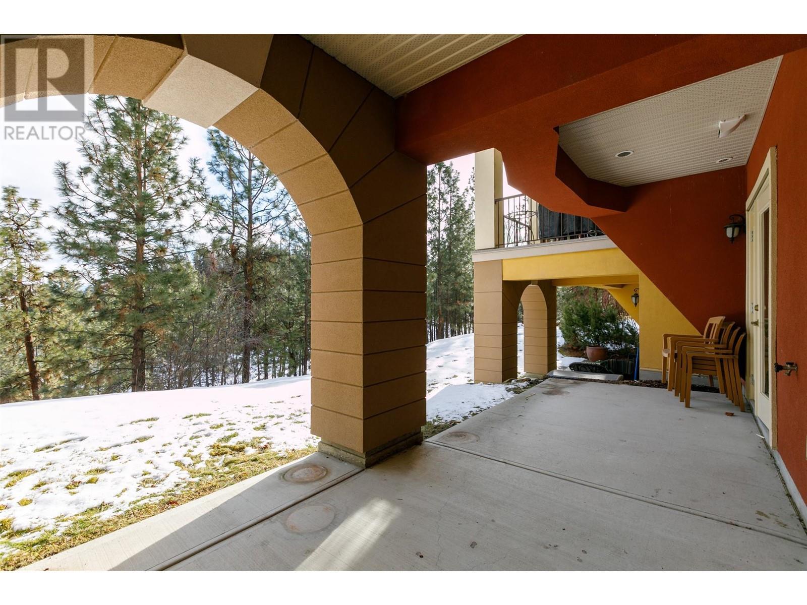 1795 Country Club Drive Unit# 128. Kelowna, British Columbia