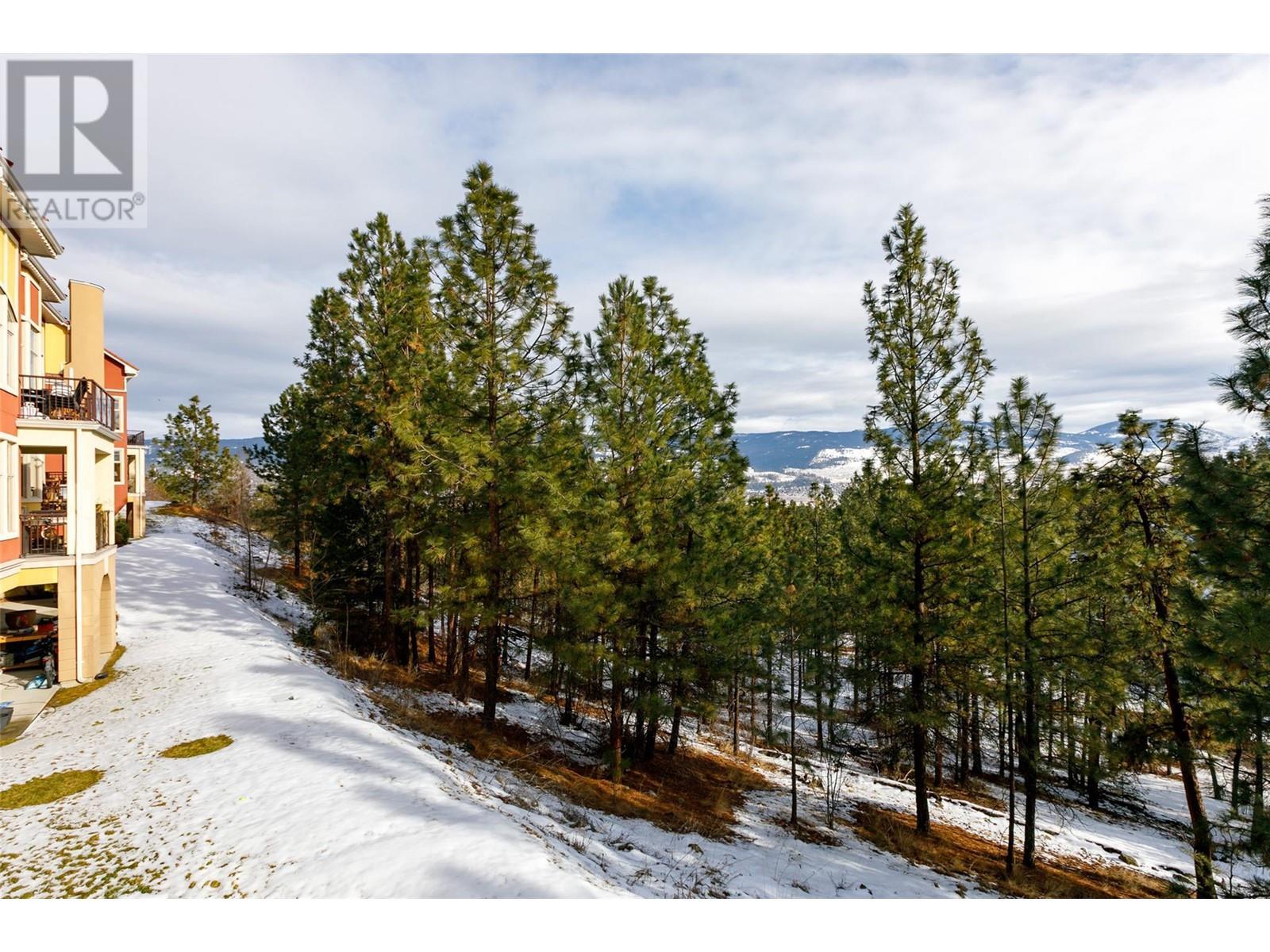 1795 Country Club Drive Unit# 128. Kelowna, British Columbia