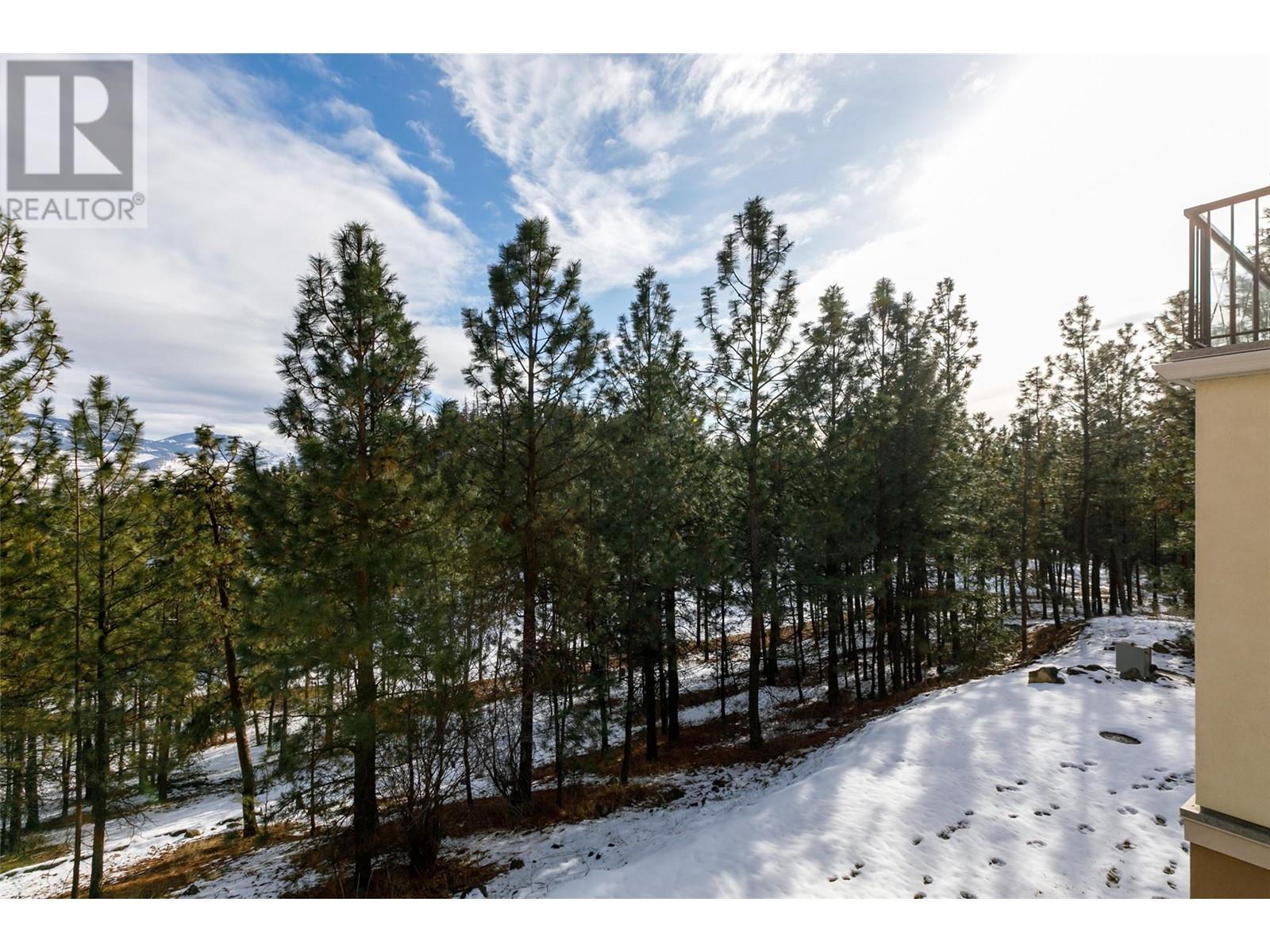 1795 Country Club Drive Unit# 128. Kelowna, British Columbia