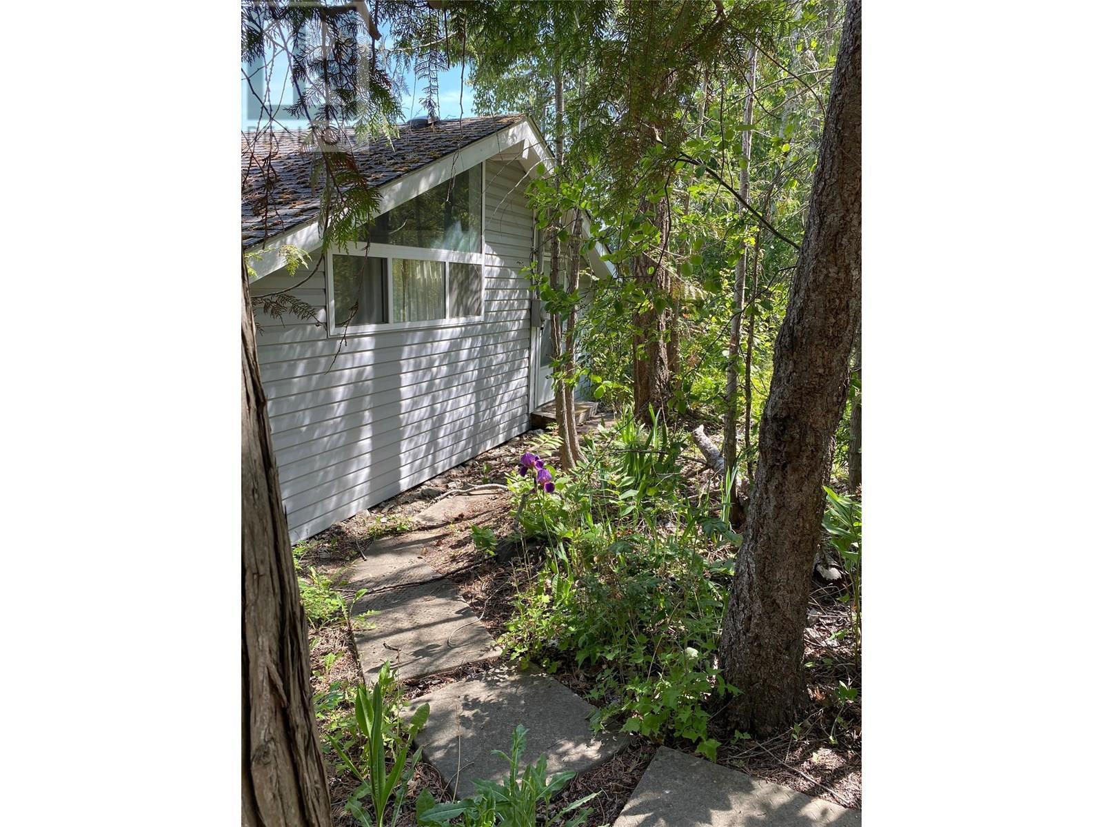 1665 Blind Bay Road. Blind Bay, British Columbia