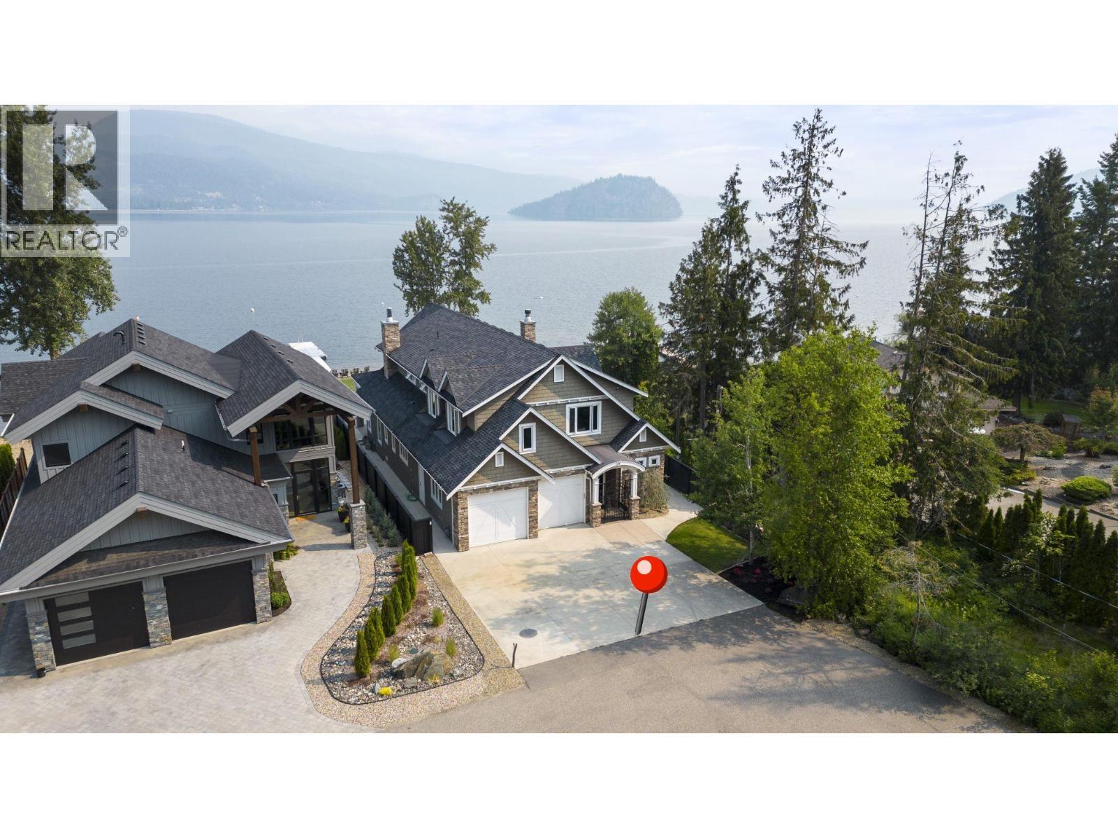 1801 Archibald Road Unit# 5. Sorrento, British Columbia