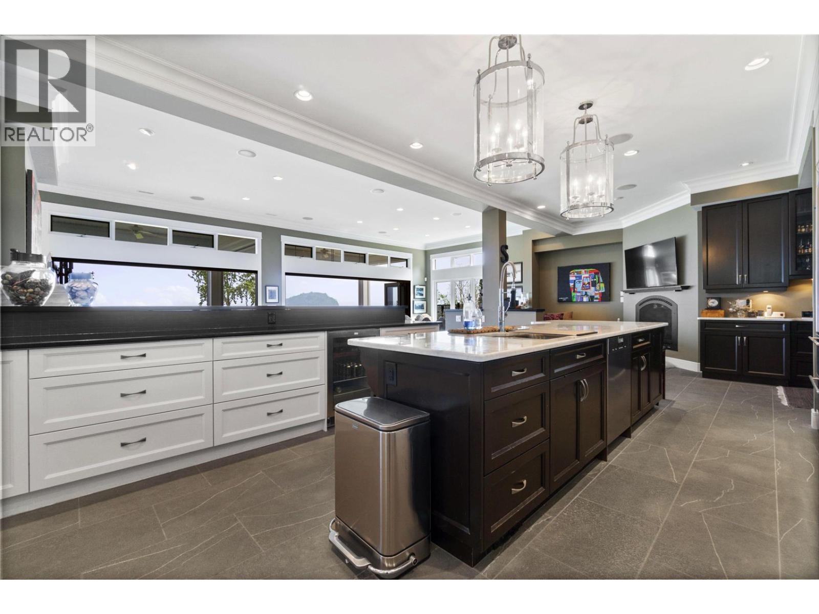 1801 Archibald Road Unit# 5. Sorrento, British Columbia