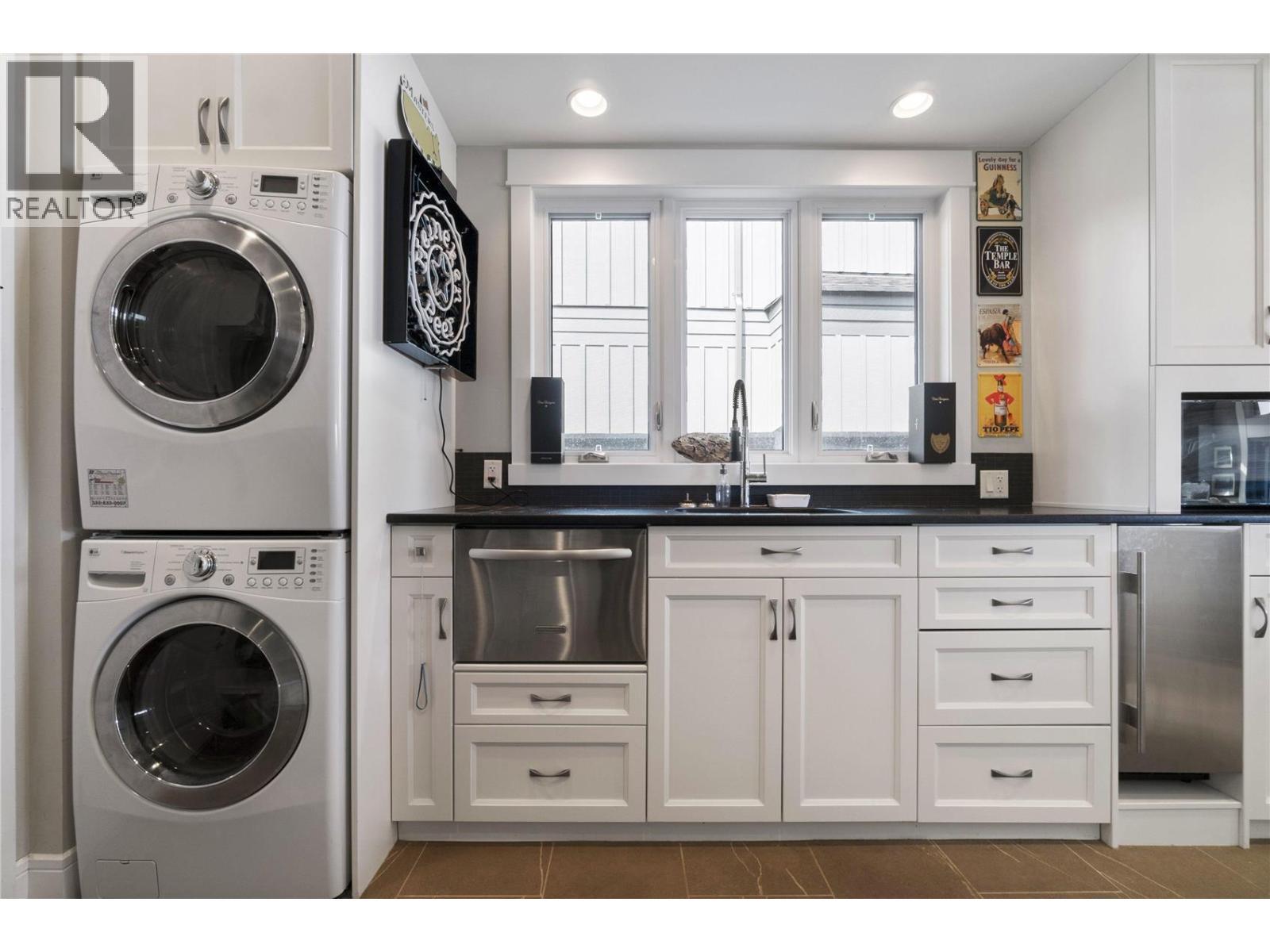 1801 Archibald Road Unit# 5. Sorrento, British Columbia