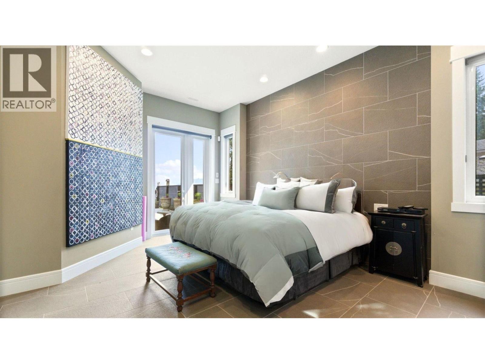 1801 Archibald Road Unit# 5. Sorrento, British Columbia