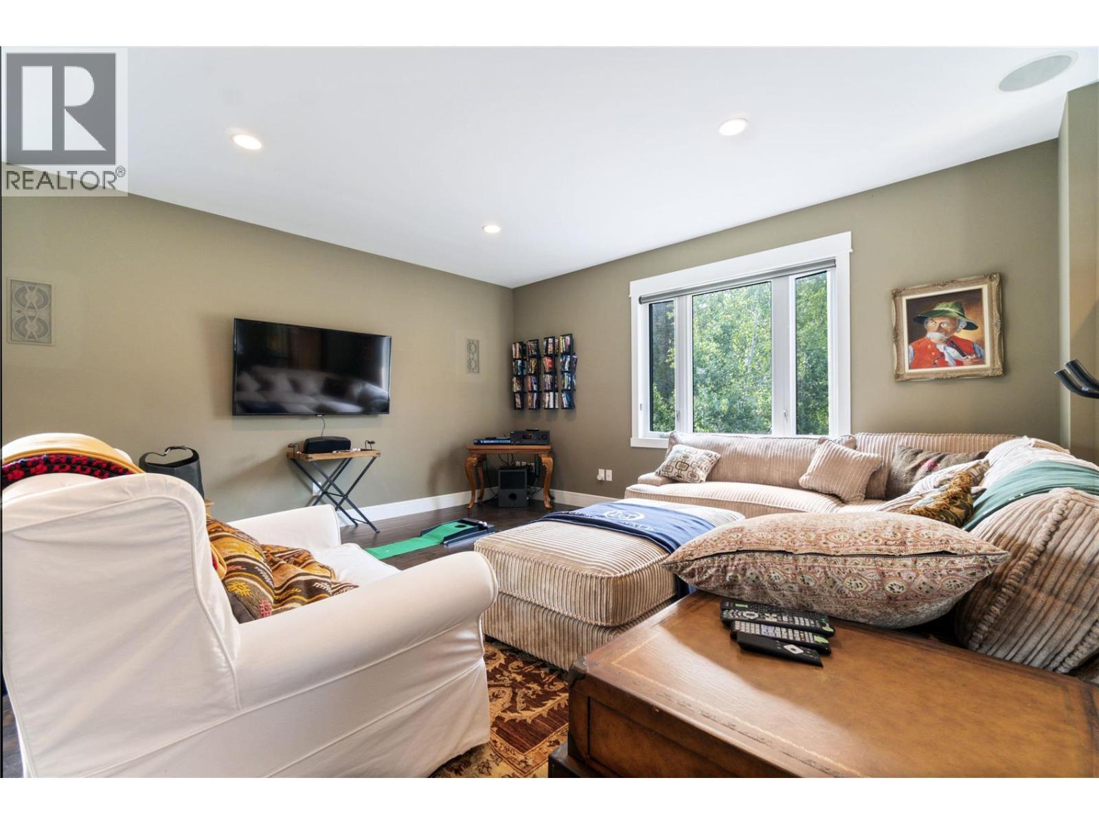 1801 Archibald Road Unit# 5. Sorrento, British Columbia