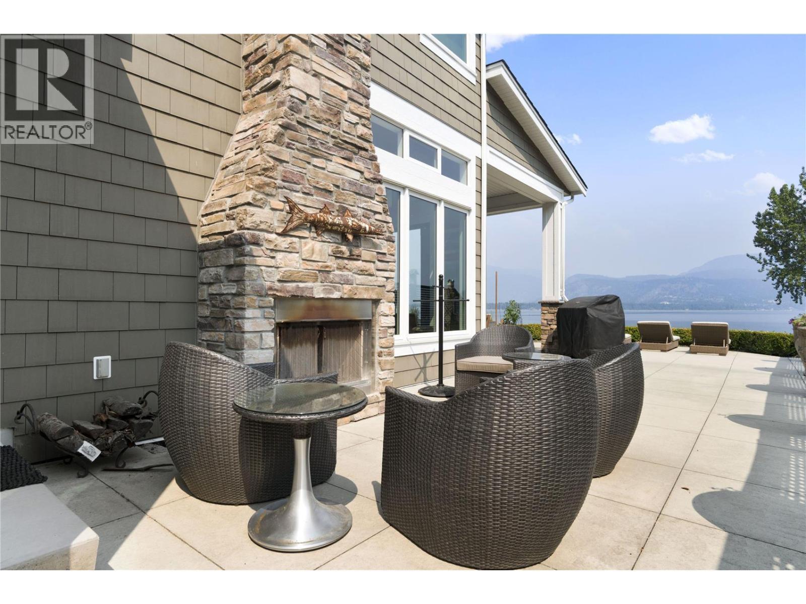 1801 Archibald Road Unit# 5. Sorrento, British Columbia