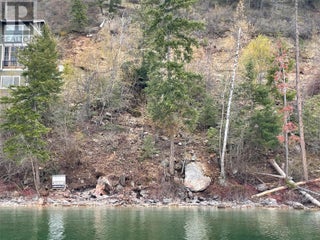 5649 Cosens Bay Road Unit# 8. Coldstream, British Columbia