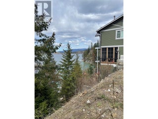 5649 Cosens Bay Road Unit# 8. Coldstream, British Columbia