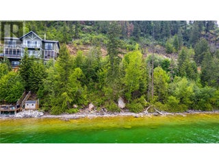 5649 Cosens Bay Road Unit# 8. Coldstream, British Columbia