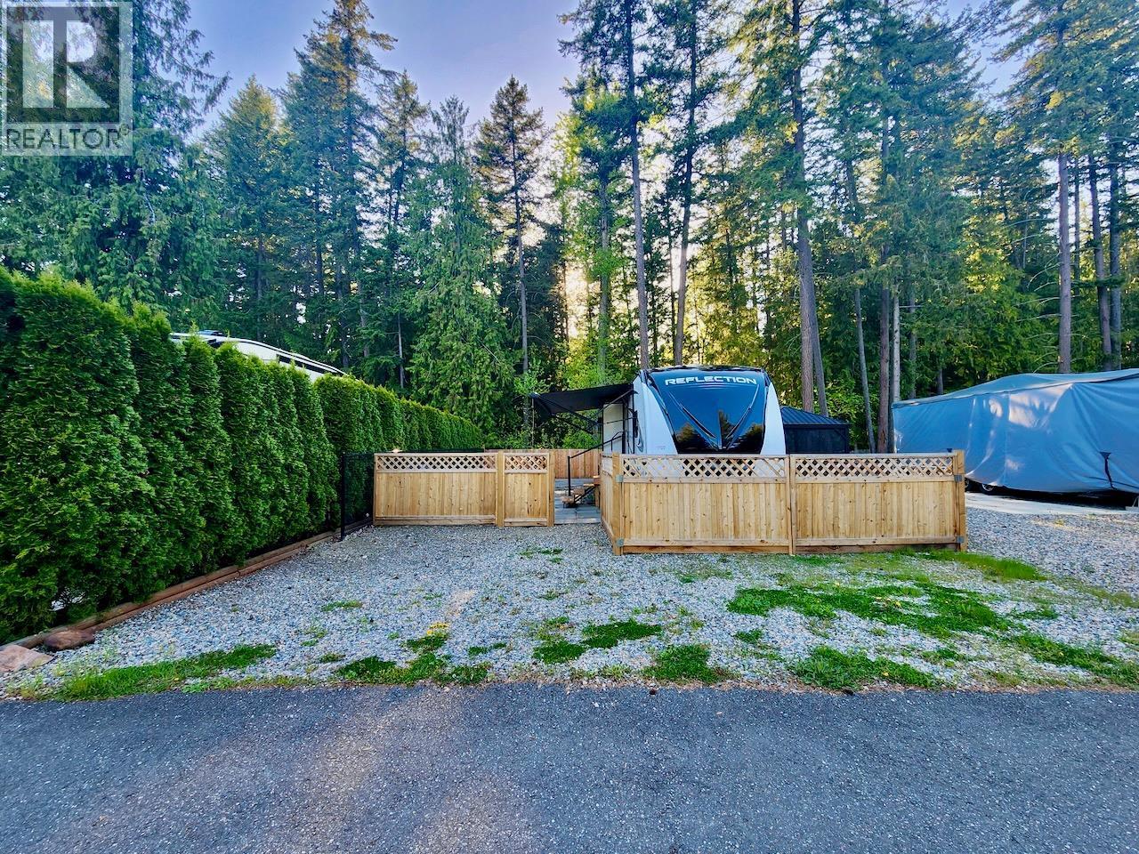 1131 Pine Grove Road Unit# 20. Scotch Creek, British Columbia