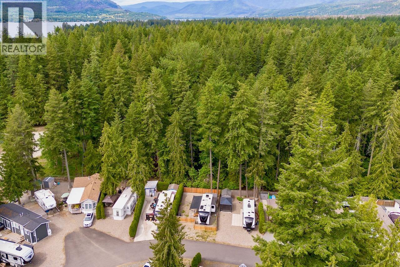 1131 Pine Grove Road Unit# 20. Scotch Creek, British Columbia