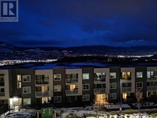 725 Academy Way Unit# Ph1. Kelowna, British Columbia