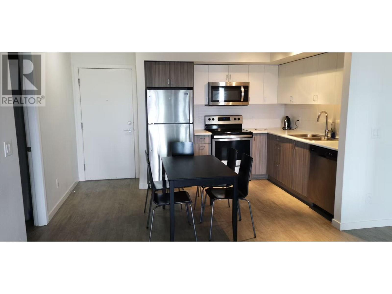725 Academy Way Unit# Ph1. Kelowna, British Columbia